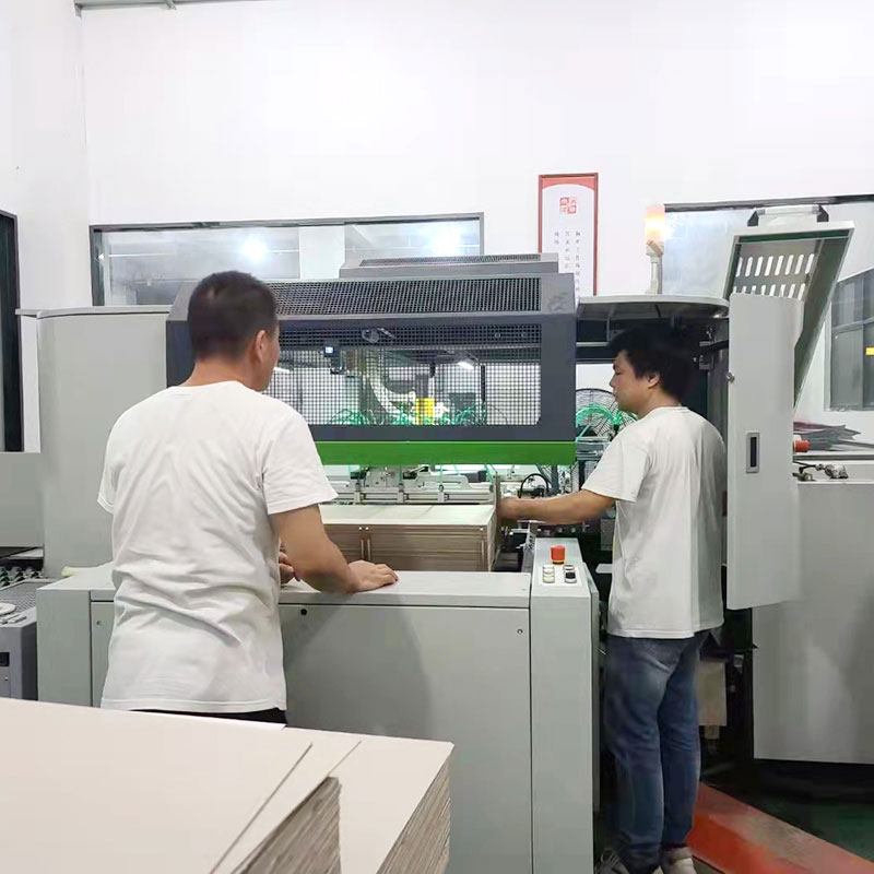 文具設備--皮革機